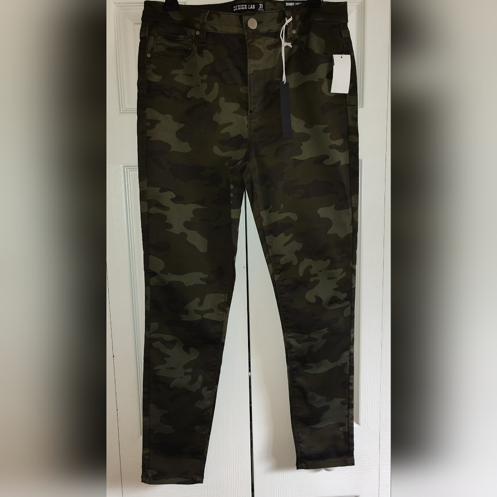 Design Lab  Women's Moudēle Camo Skinny Pants, Sz.31 Accepting reasonable offers